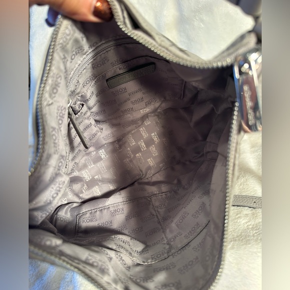 Michael Kors Gray adjusted shoulder Bag - Picture 6 of 15